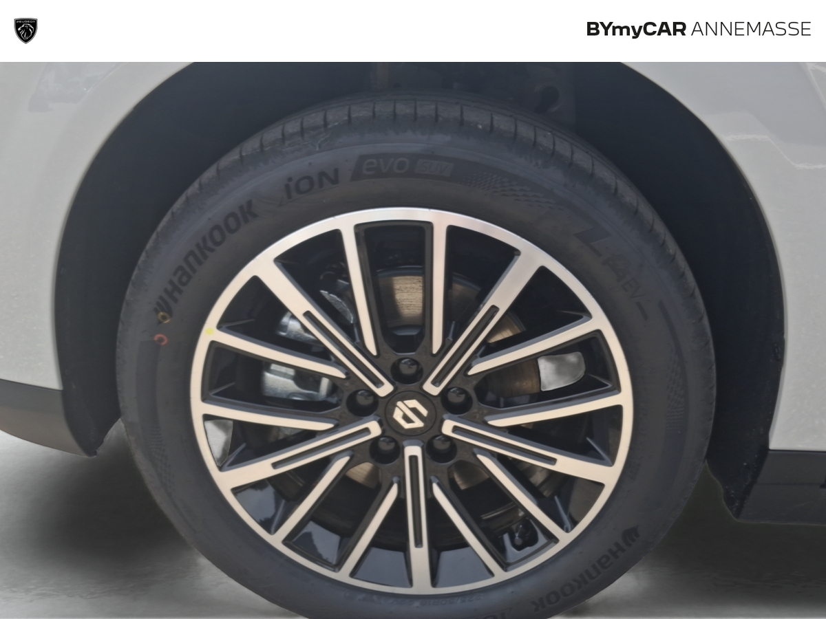 Leapmotor B10 REEV 18.8 kWh - 160 kW — photo 13