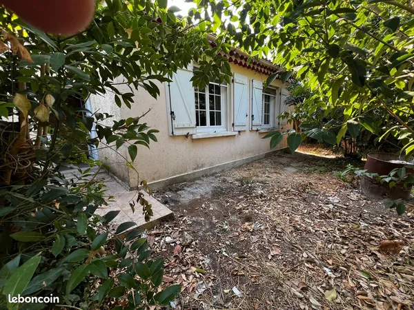 Maison à rénover bord de nationale 7