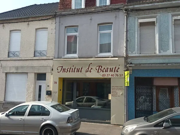 Local commercial (esthétique, bien-être, paramédical) avec partie habitation