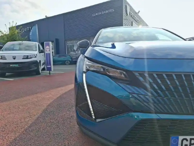 Peugeot 408 phev 225 e-eat8 — photo 16