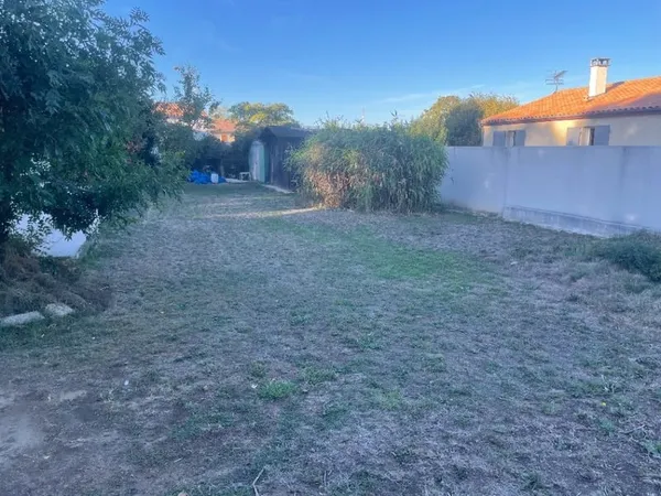 Terrain 550 m²