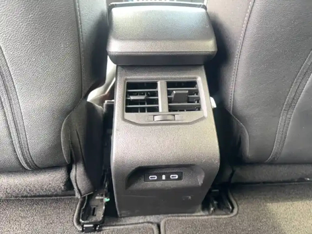 Renault Megane e-tech ev40 130ch standard charge — photo 25