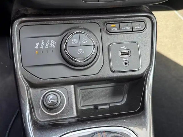 Jeep Compass 1.3 turbo t4 190ch phev 4xe limited at6 eawd — photo 23