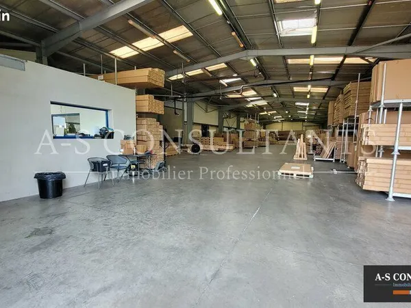 LOCAL D'ACTIVITE 2690 m² SAINT-RAMBERT-D'ALBON