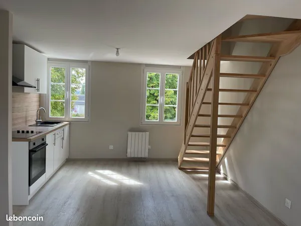 Appartement T3 traversant en centre bourg