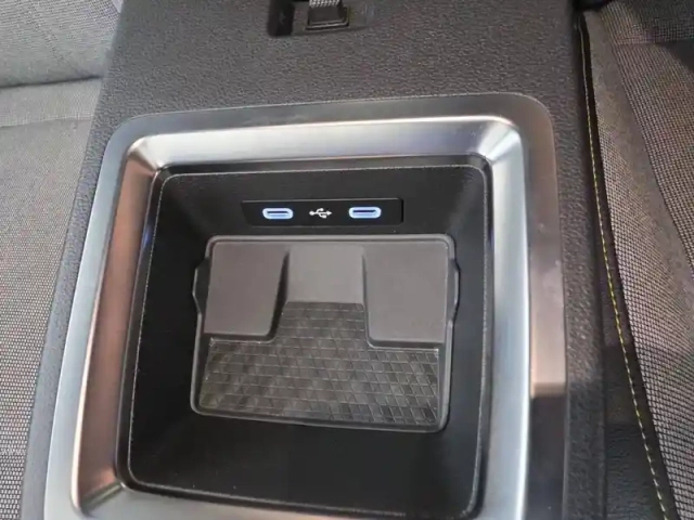 Renault Megane e-tech ev60 220 ch super charge — photo 46