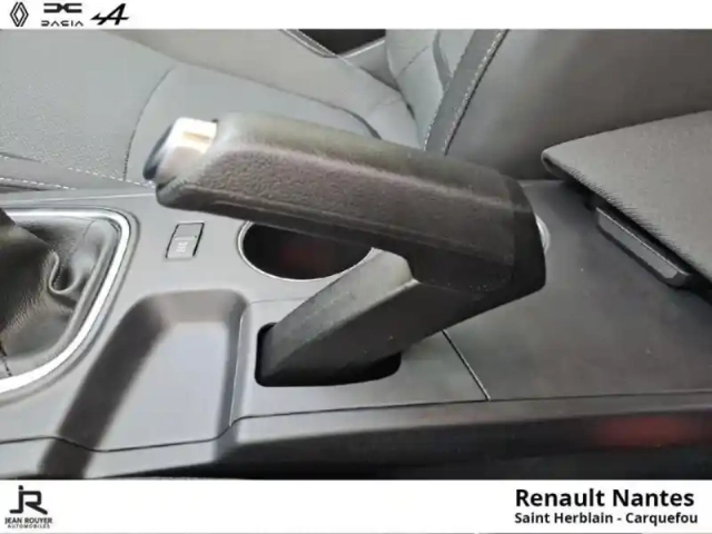 Renault Megane 1.5 blue dci 115ch evolution — photo 8