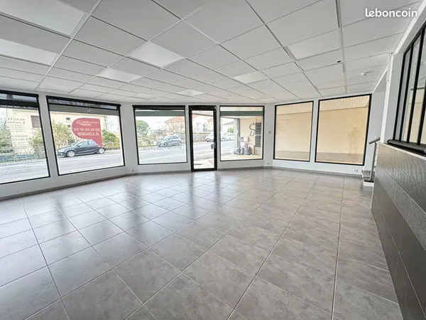 Local 230 m² SOYAUX
