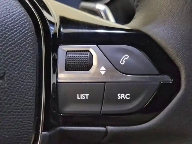 Peugeot 2008 hybrid 145 e-dcs6 — photo 7
