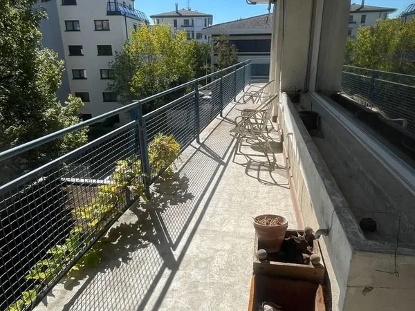 APPARTEMENT ANNECY  Triangle d'Or  137 m² plein Sud à 3 min du lac, proche centre et commodités  