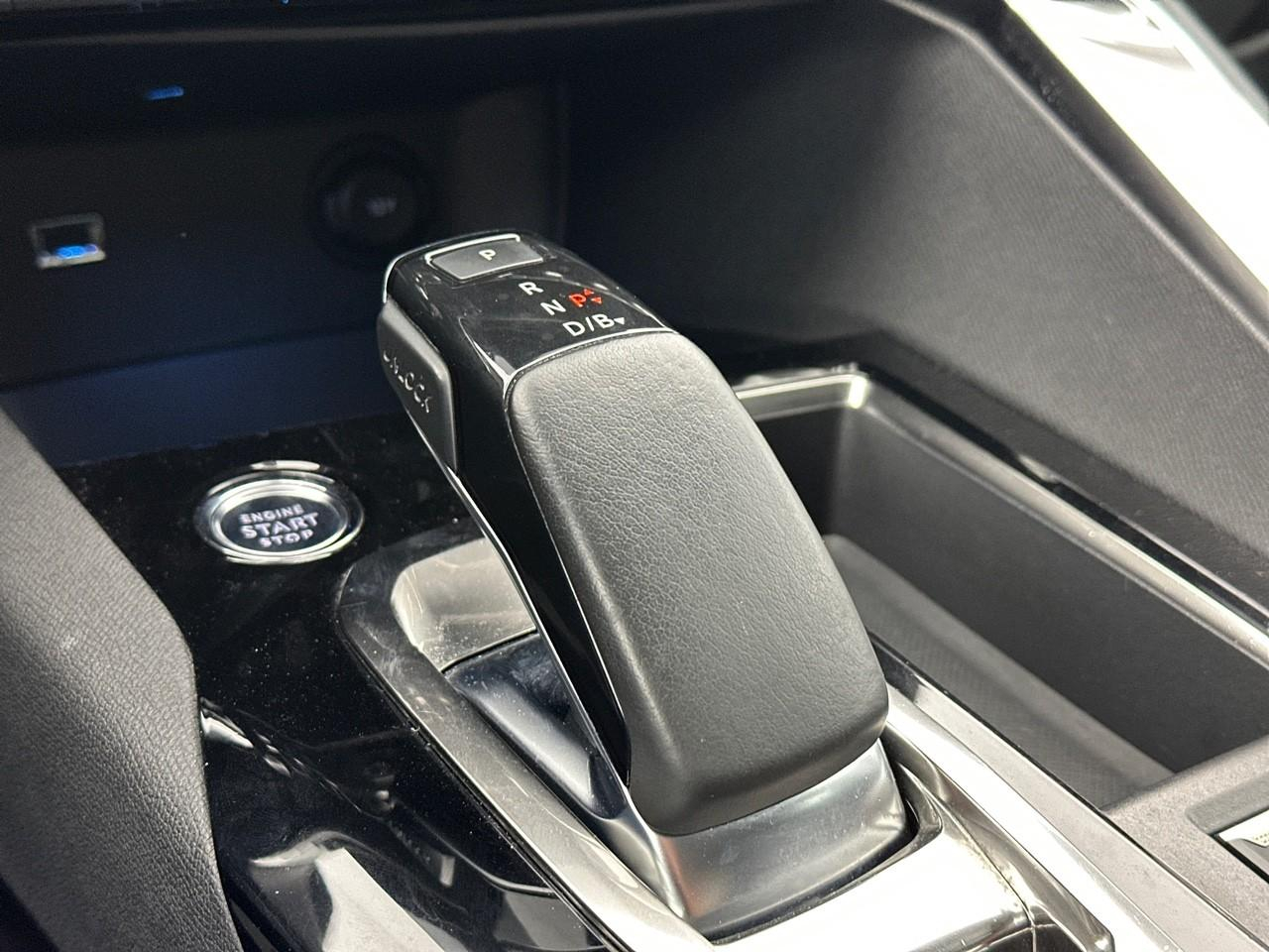 Peugeot 3008 hybrid 225 e-eat8 allure — photo 31