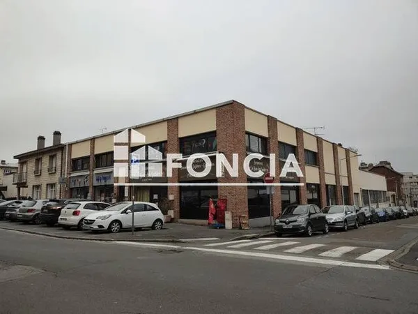 Local commercial 140 m²
