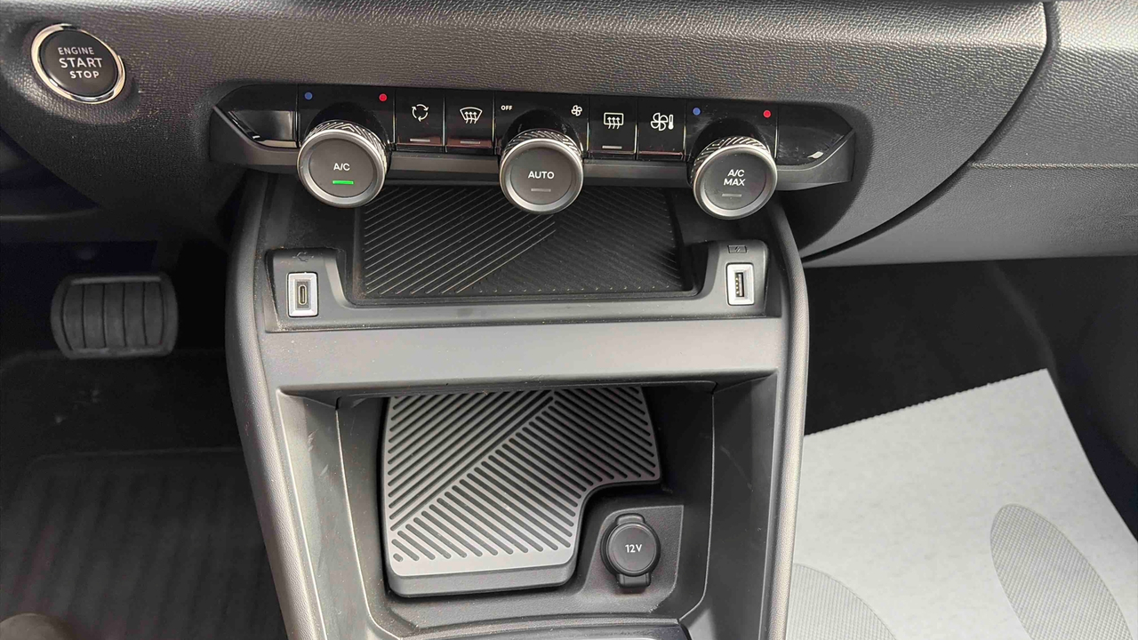 Citroen C4 PureTech 130 S&amp;S EAT8 — photo 16