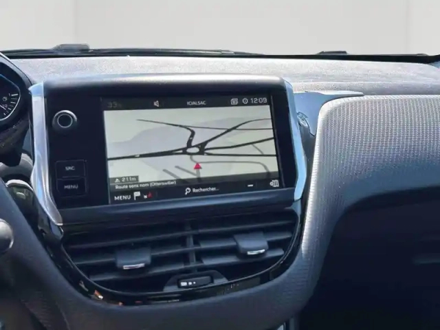 Peugeot 2008 1.2 puretech 110ch e6.c allure s&amp;s eat6 — photo 14