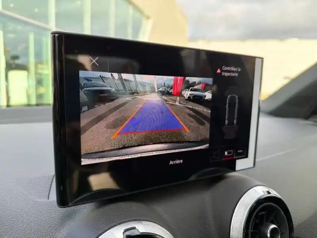 Audi Q2 35 tfsi 150 s tronic 7 — photo 20