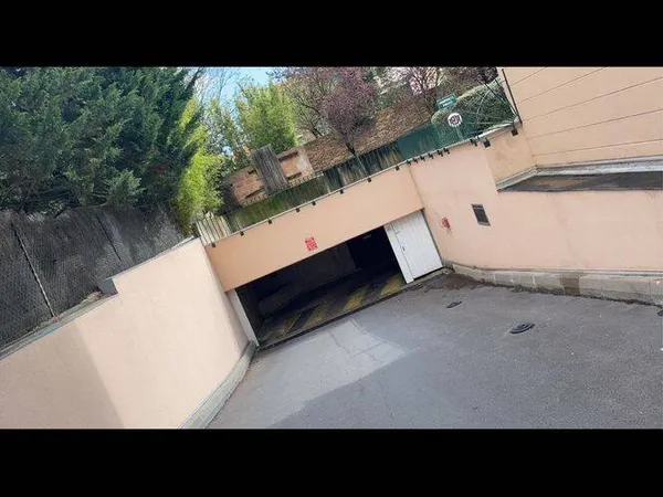 Parking 12 m²