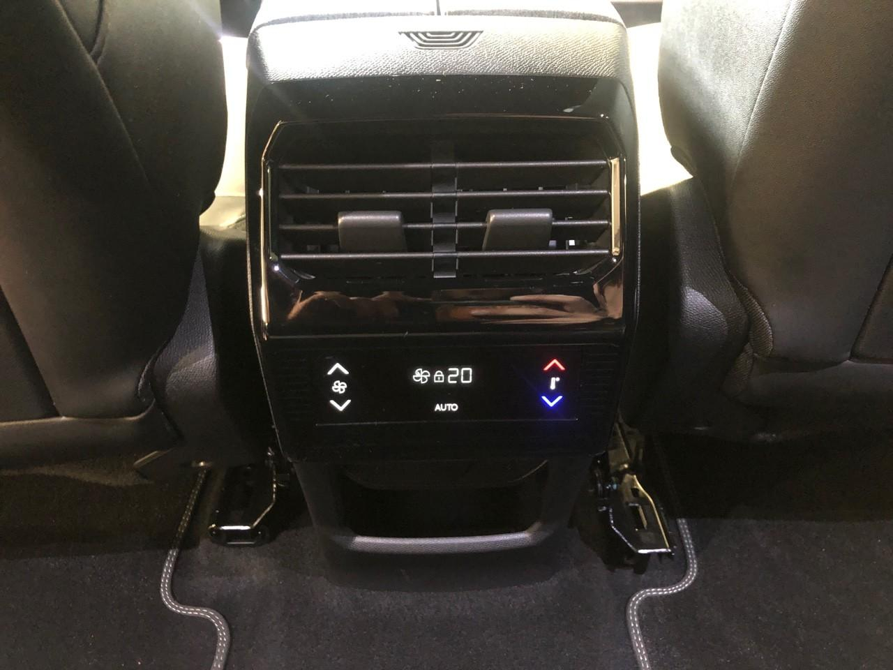 Peugeot 5008 hybrid 145 ch e-dcs6 gt — photo 21