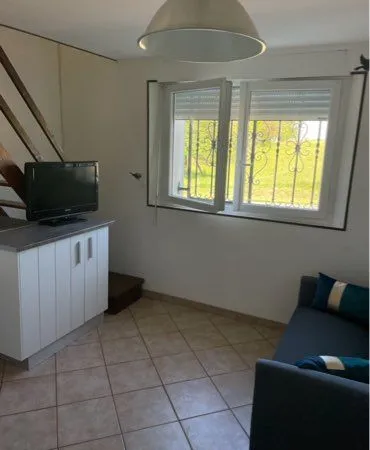 Duplex 23m2 avec espace chambre au dessus chambre