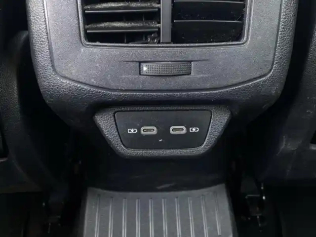 Volkswagen T-Roc 1.5 tsi evo 150ch carat s&amp;s — photo 15