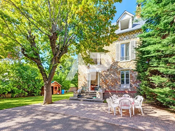 Maison Rueil Malmaison 8 pièce(s) 215 m2