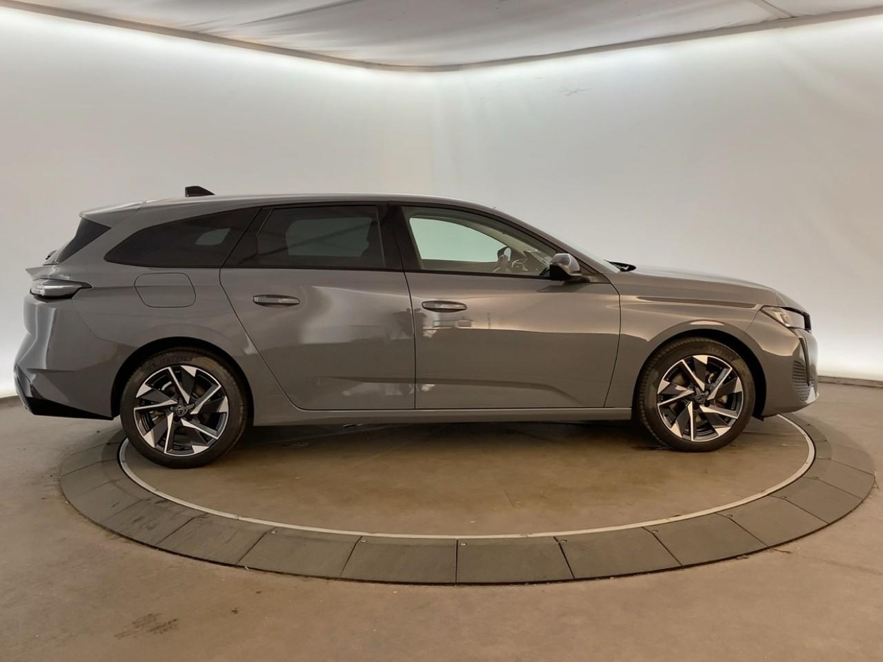 Peugeot 308 sw hybrid 145 e-dcs6 allure — photo 4