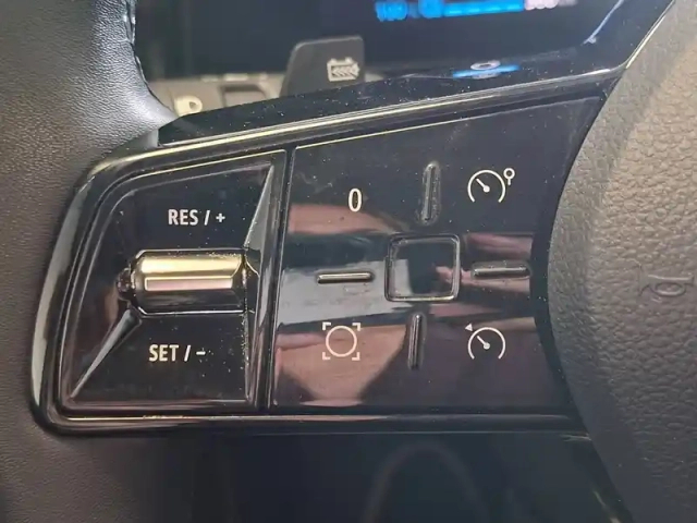 Renault Megane e-tech ev60 130ch super charge — photo 43