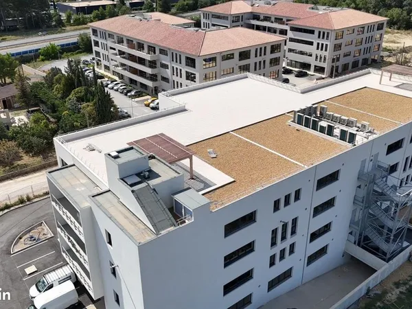 Bureaux 228 m²
