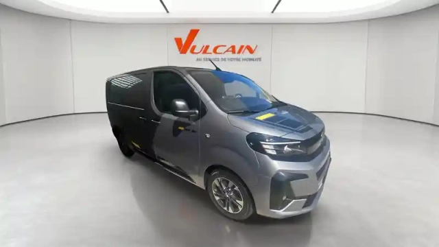 Opel Vivaro fgn sportive diesel 180 ch m automatique — photo 8