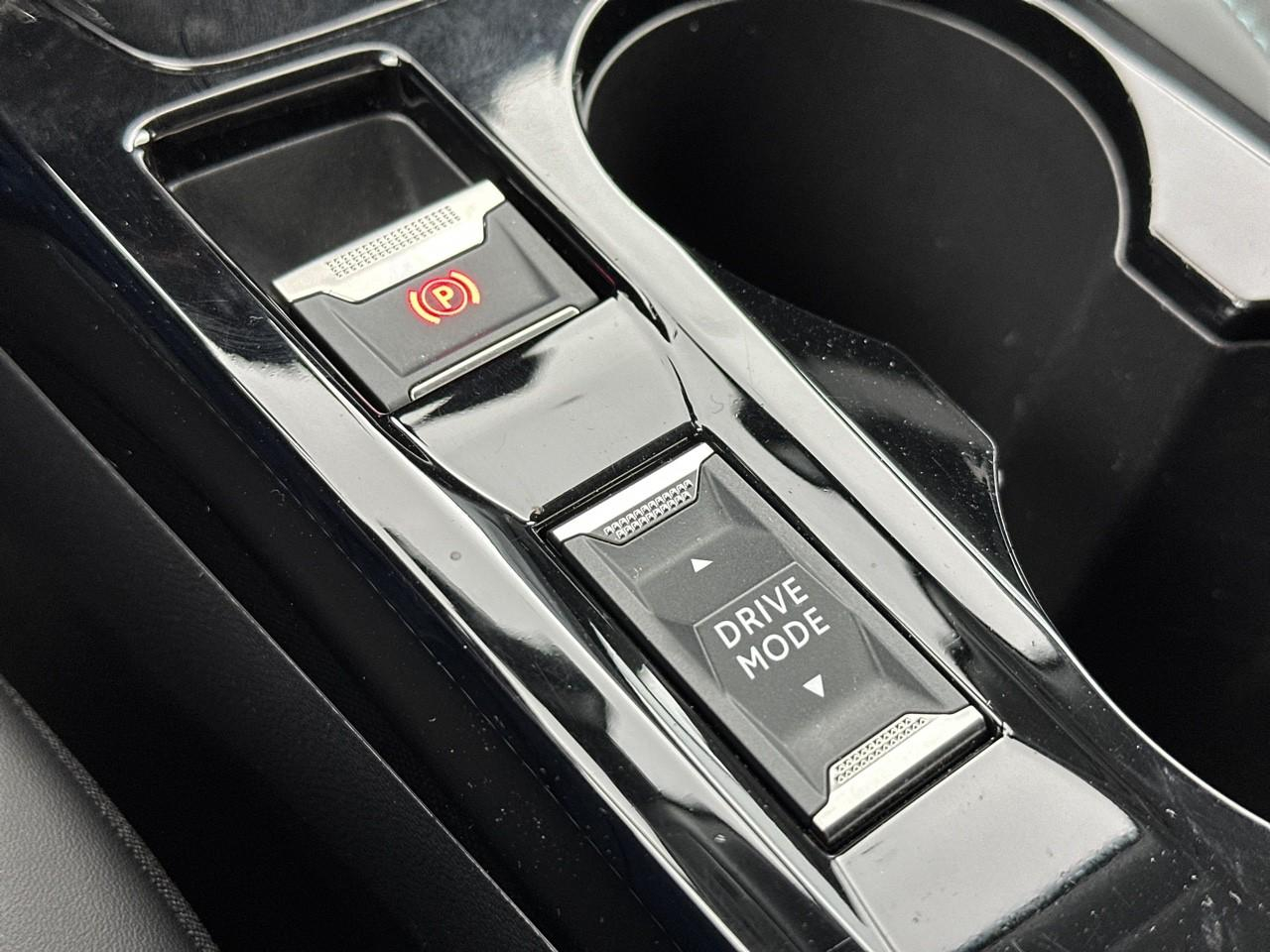 Peugeot 2008 puretech 130 s&s eat8 allure pack — photo 31