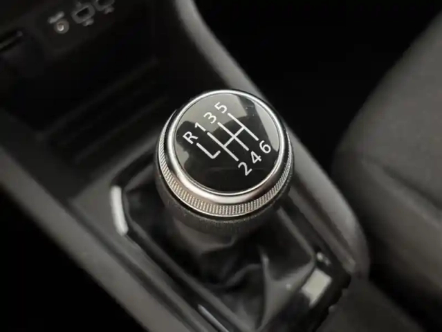 Renault Clio 1.0 tce 90ch equilibre — photo 13