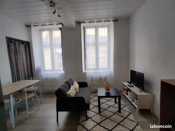 Duplex meublé 26m² carrez (40m² au sol) à louer - Laon (02000)