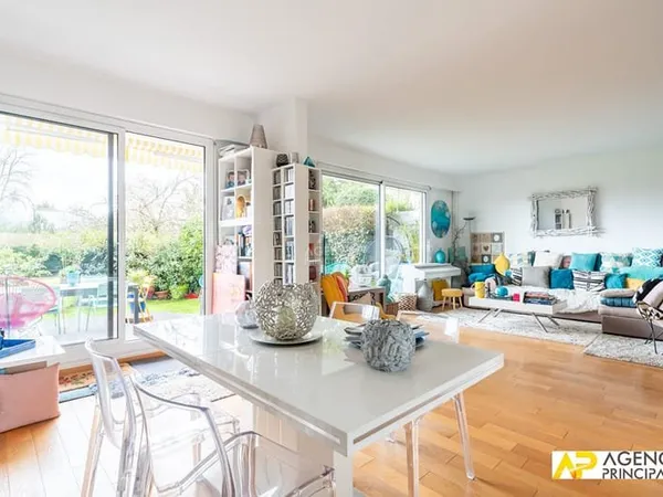 Appartement 5 pièce(s) 133 M² JARDIN