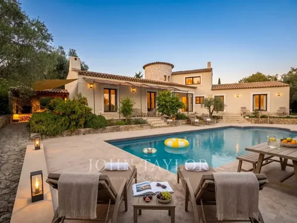 Belle bastide rénovée avec maison d'amis à louer proche le village de Valbonne - Piscine chauffée, s