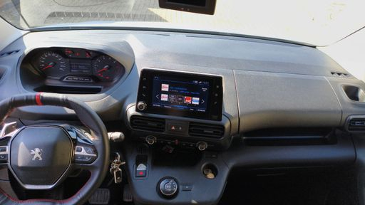 Peugeot Partner vu 1.5 BlueHDi 130 EAT8 - Asphalt – 2022 – 59823 km – Diesel – Boîte Automatique — photo 24
