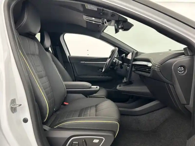 Renault Megane e-tech 220 ch autonomie confort gsr2 — photo 14