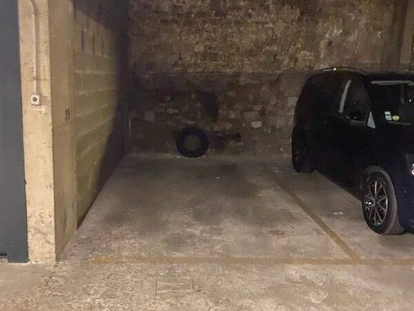 Parking 12 m²