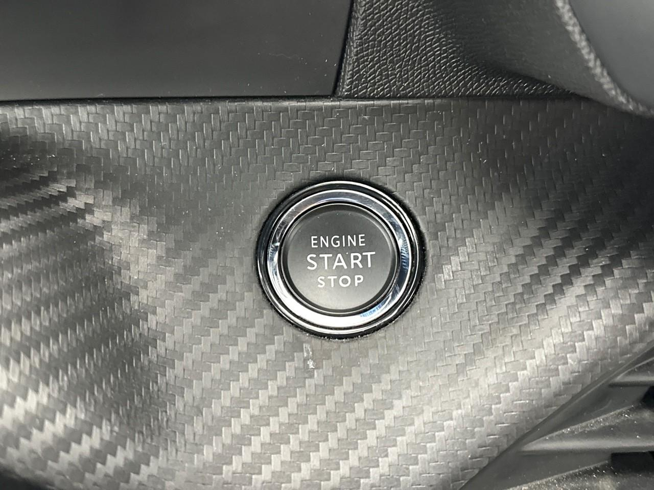 Peugeot 2008 puretech 130 s&s eat8 gt pack — photo 27