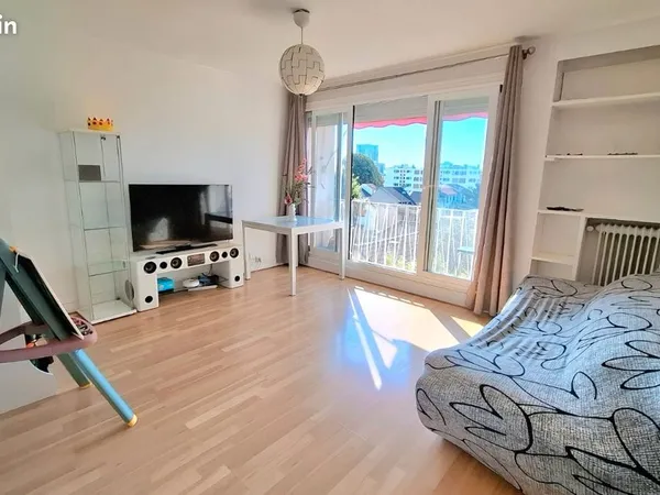 Appartement Vitry sur Seine 42m2 avec cave et parking-Quartier Coteaux Malassis