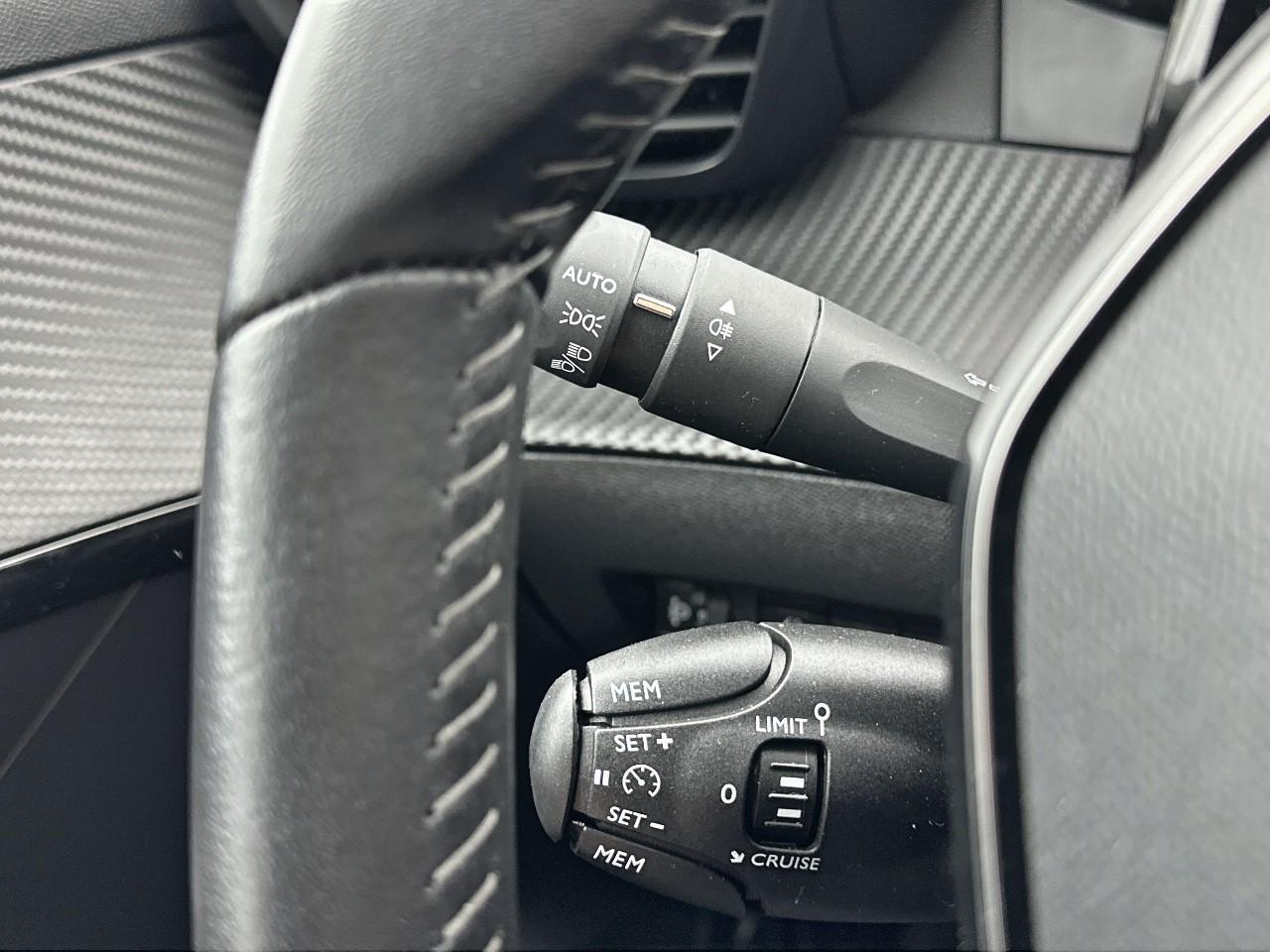 Peugeot 208 puretech 100 s&s bvm6 allure — photo 17