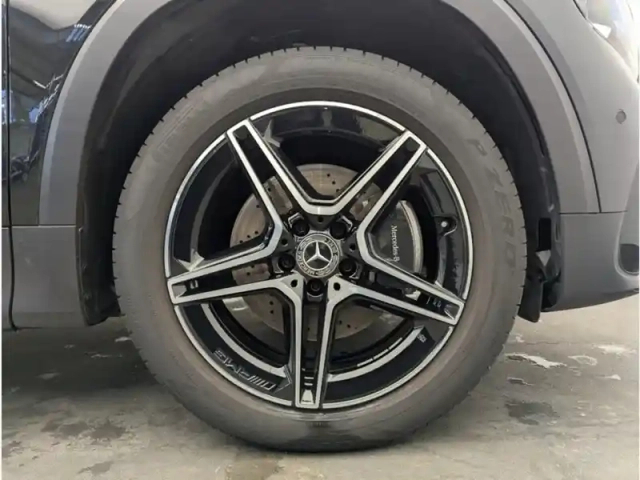 Mercedes Glb 200 d amg line — photo 11