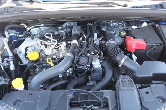 Renault Captur tce 155 edc fap — photo 17