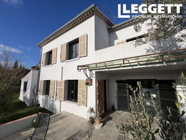 Belle maison de 4 chambres à distance de marche de Cotignac en Provence avec piscine, garage et bell