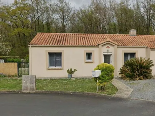 Maison de plain-pied 76 m² + véranda chauffée de 18 m2 - Jardin 570 m² - Garage - Bouaye