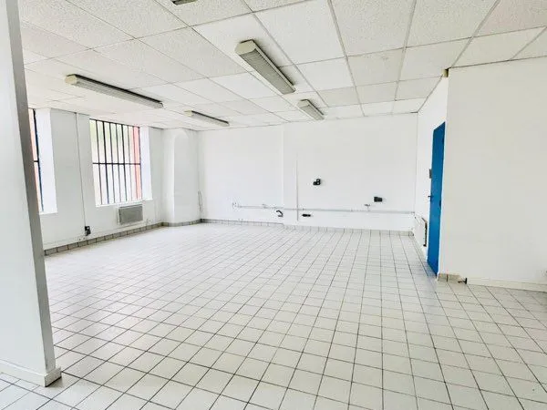 Local professionnel, bureau, entrepôt