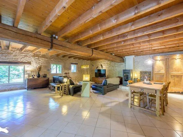 Maison 5 pièces 196 m²