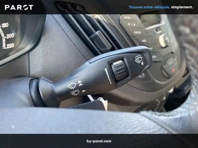 Ford Transit Courier fourgonnette 1.0e 100ch stop&amp;start trend — photo 17