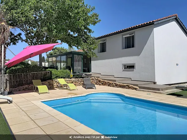 Maison Charnoz-sur-ain 4 pièce(s) 125m2, carport piscine et sous sol,
