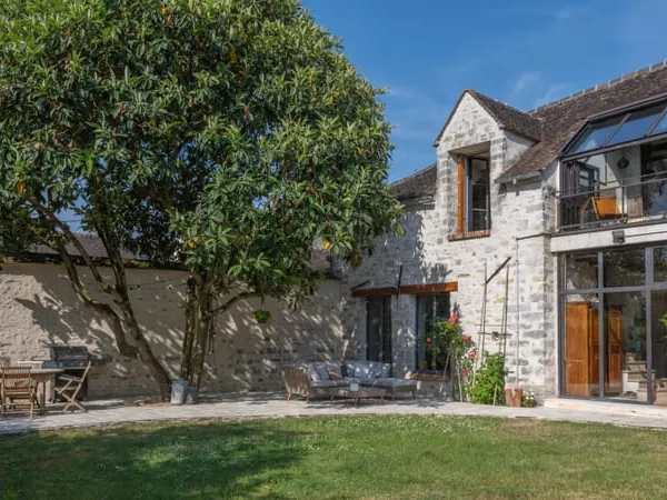 SUD FONTAINEBLEAU - GREZ SUR LOING - VILLAGE D'ARTISTES - PROPRIETE DE CHARME de 244 M²