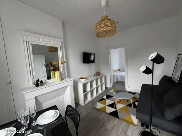 Bel appartement T2 meublé, moderne et climatisé - 40 m² - Centre-ville de Vierzon
