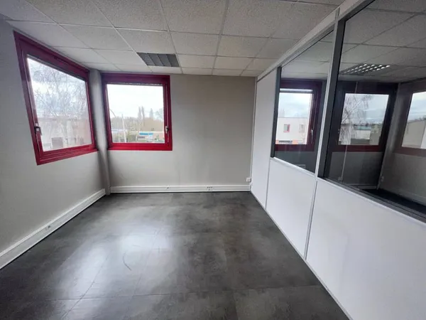 Bureaux 605 m²